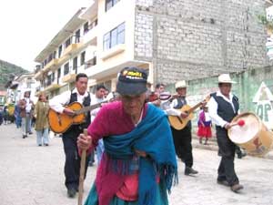 Foto 4: Do�a Rosita Pizarro, siempre presente en las luchas de su pueblo